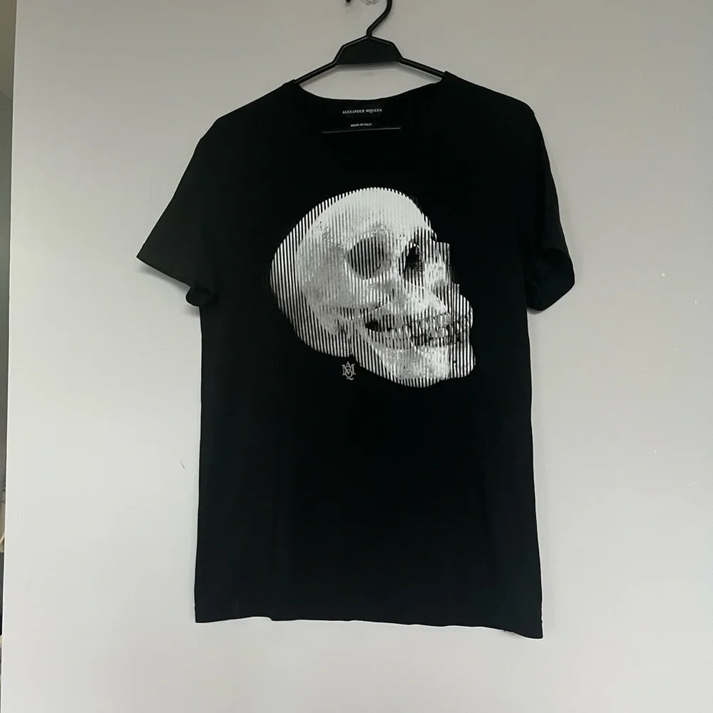 ALEXANDER MCQUEEN Logo-Print Cotton-Jersey T-Shirt - Picture 1 of 6